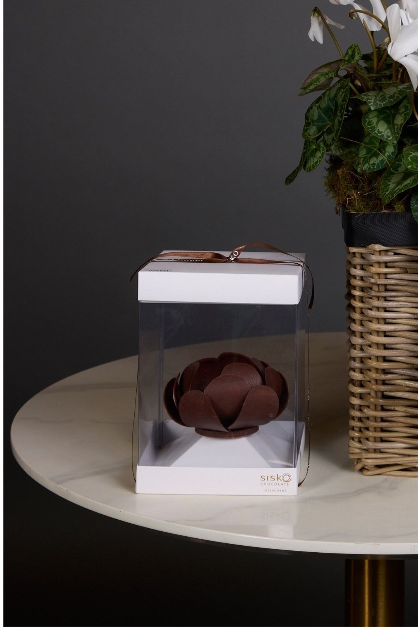 Sisko Chocolate Flower gift with handcrafted chocolate blooms – Victoria Whitelaw