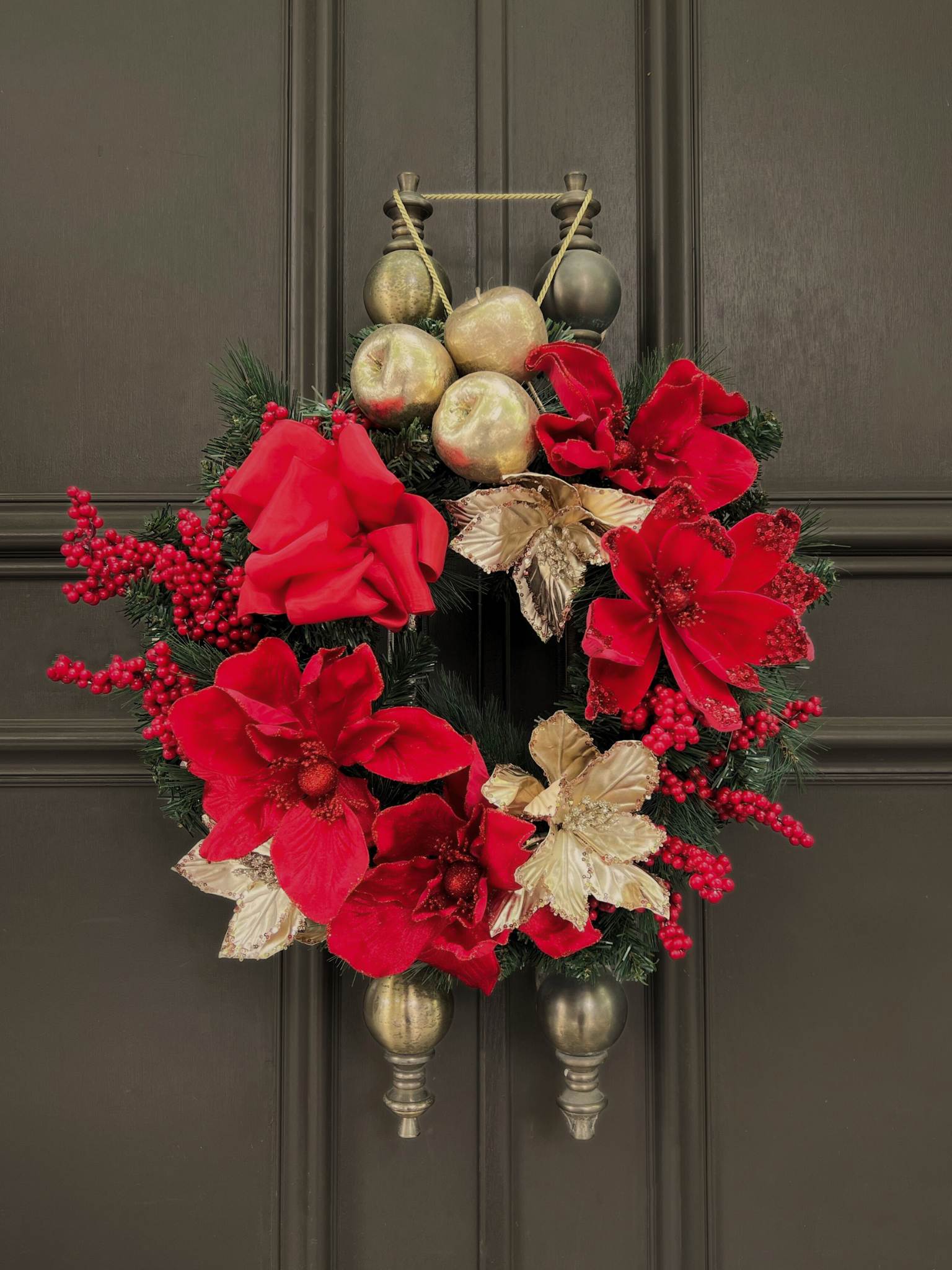 Curated floral gift for her with elegant and thoughtful details
